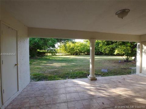 Undisclosed, Miami, FL 33157 photo 11