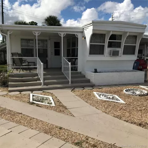 8564 SW 16th St, Davie, FL 33324 photo 2