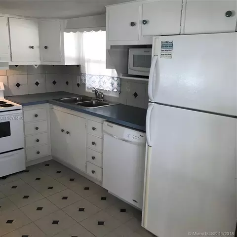 8564 SW 16th St, Davie, FL 33324 photo 5
