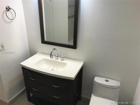 10260 NW 44th Ter, Doral, FL 33178 photo 15