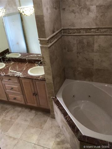 770 W 74th Pl, Hialeah, FL 33014 photo 16