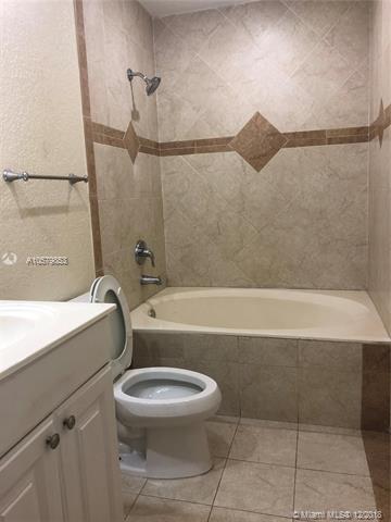 770 W 74th Pl, Hialeah, FL 33014 photo 8