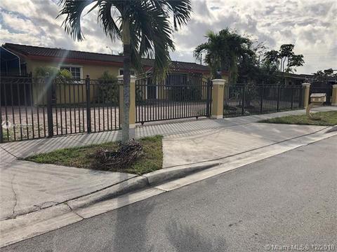 770 W 74th Pl, Hialeah, FL 33014 photo 1