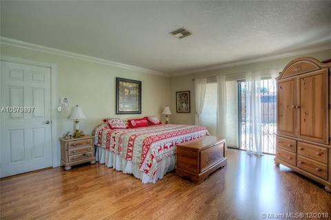 6301 Simmons St, Miami Lakes, FL 33014 photo 9