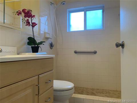 3195 W 68 Pl, Hialeah, FL 33018 photo 12