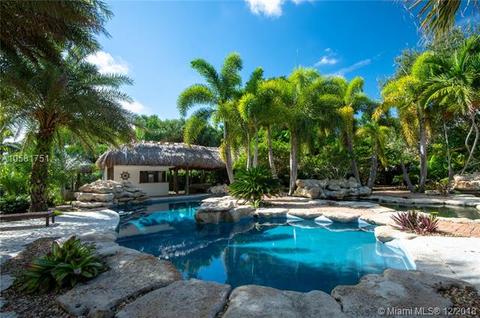 6160 Chapman Field Dr, Pinecrest, FL 33156 photo 2