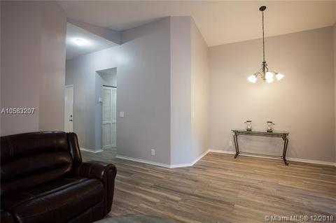 6000 S Sable Cir, Margate, FL 33063 photo 8