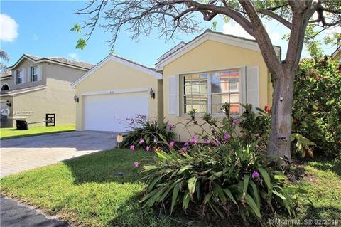 6000 S Sable Cir, Margate, FL 33063 photo 1