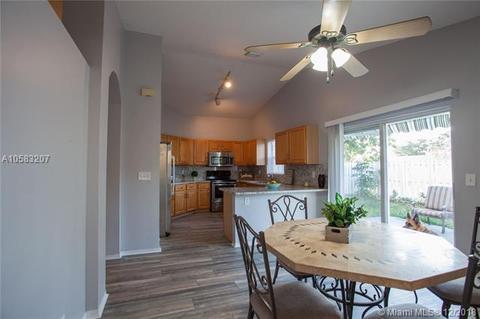 6000 S Sable Cir, Margate, FL 33063 photo 4