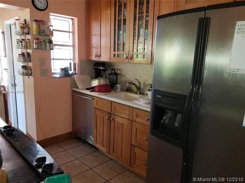 571 E 36th St, Hialeah, FL 33013 photo 2