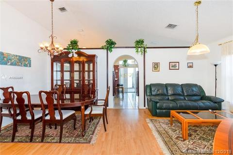 5385 NW 184th St, Miami Gardens, FL 33055 photo 11