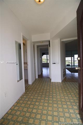 Undisclosed, Miami, FL 33179 photo 2