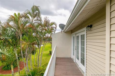102 E Hemingway Cir, Margate, FL 33063 photo 14