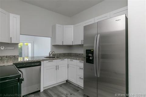 102 E Hemingway Cir, Margate, FL 33063 photo 5