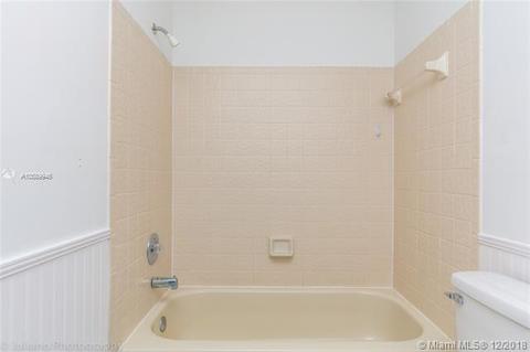 102 E Hemingway Cir, Margate, FL 33063 photo 13