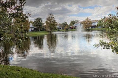 102 E Hemingway Cir, Margate, FL 33063 photo 17