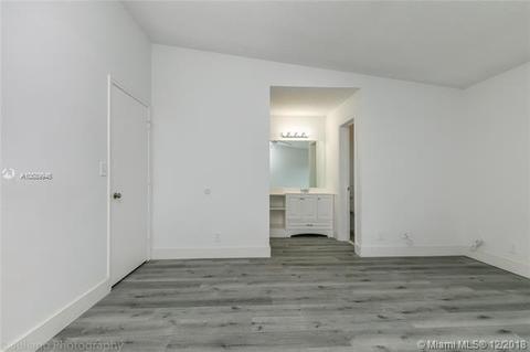 102 E Hemingway Cir, Margate, FL 33063 photo 11