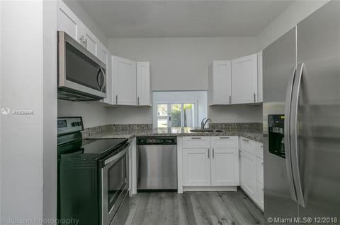 102 E Hemingway Cir, Margate, FL 33063 photo 6
