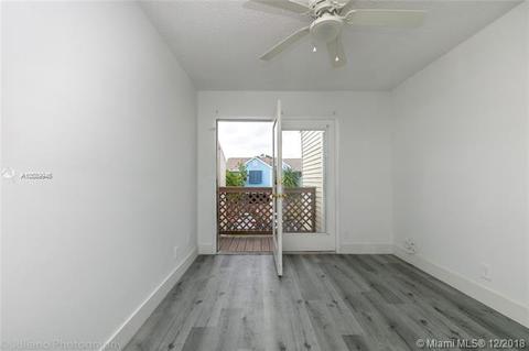 102 E Hemingway Cir, Margate, FL 33063 photo 12