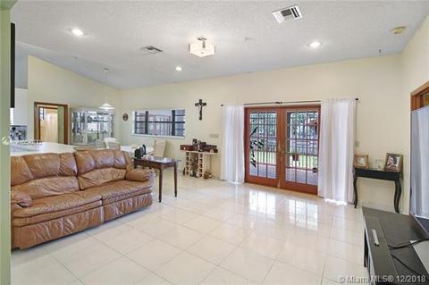 Undisclosed, Hialeah, FL 33012 photo 4