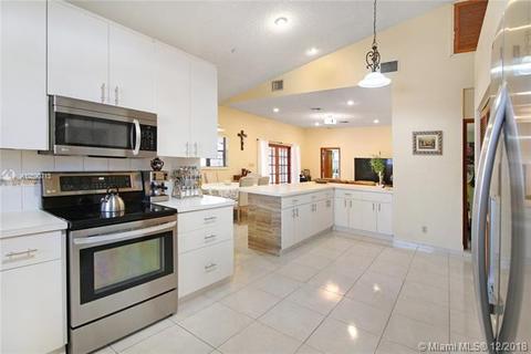 Undisclosed, Hialeah, FL 33012 photo 11
