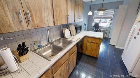 47 Toledo Ct #5-31, Davie, FL 33324 photo 9