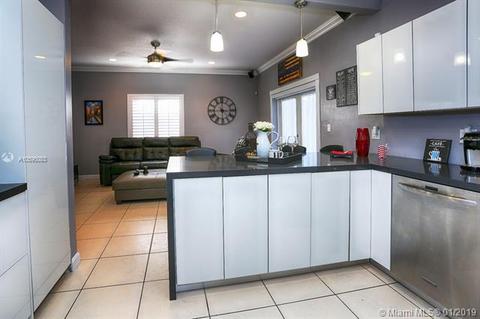 Undisclosed, Miami, FL 33193 photo 10