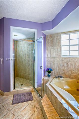Undisclosed, Miami, FL 33193 photo 20
