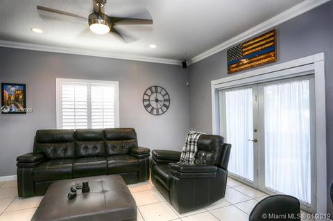 Undisclosed, Miami, FL 33193 photo 14