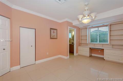 15040 Dunbarton Pl, Miami Lakes, FL 33016 photo 12