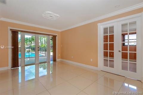15040 Dunbarton Pl, Miami Lakes, FL 33016 photo 24