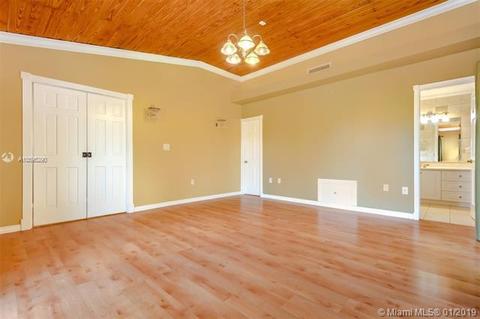 15040 Dunbarton Pl, Miami Lakes, FL 33016 photo 29