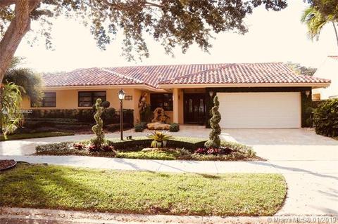 16826 NW 83rd Ct, Miami Lakes, FL 33016 photo 2