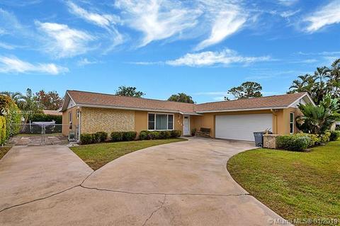 413 Douglas Dr, Jupiter, FL 33458 photo 2