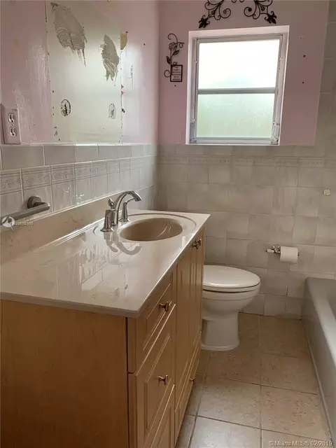 320 E 38th St, Hialeah, FL 33013 photo 14