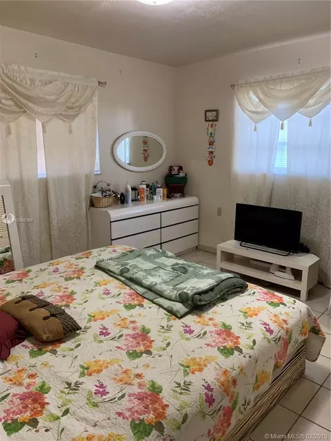 320 E 38th St, Hialeah, FL 33013 photo 18