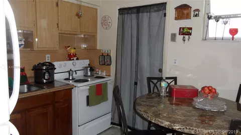 467 E 17th St, Hialeah, FL 33010 photo 16