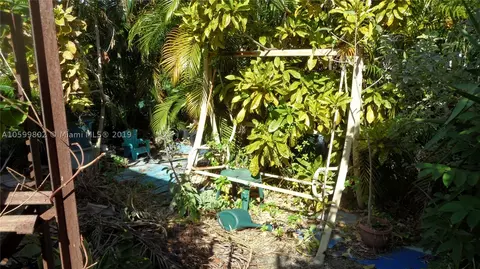 467 E 17th St, Hialeah, FL 33010 photo 11