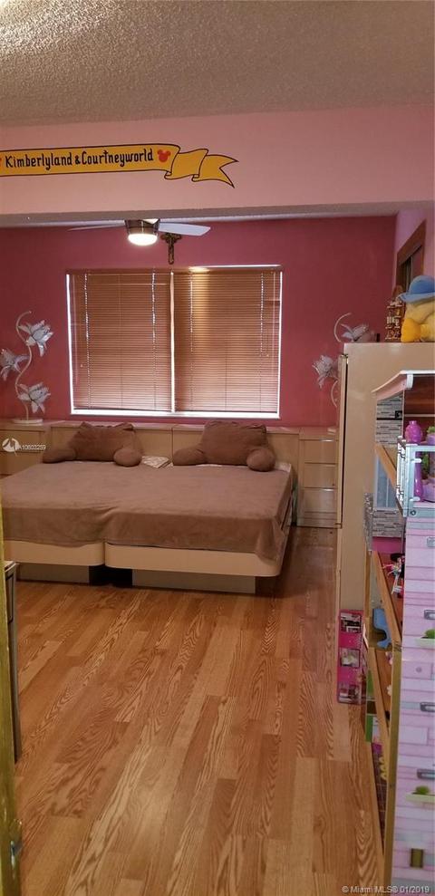 548 E 51st St, Hialeah, FL 33013 photo 25