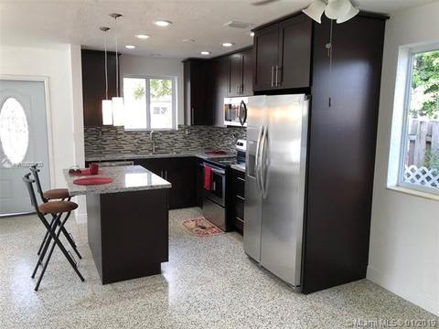 768 E 37th St, Hialeah, FL 33013 photo 2