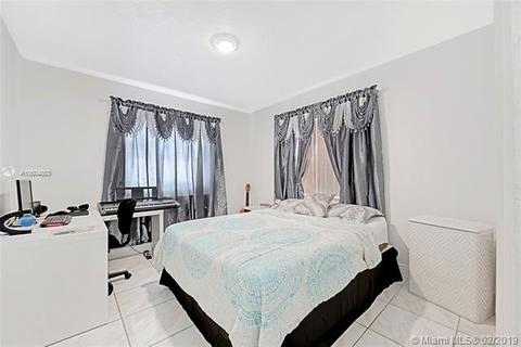 4250 E 8th Ct, Hialeah, FL 33013 photo 15