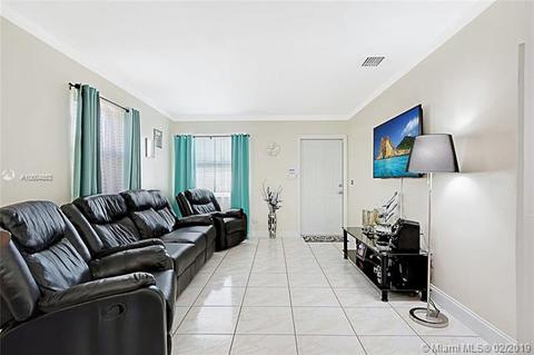 4250 E 8th Ct, Hialeah, FL 33013 photo 2