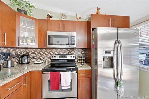 4250 E 8th Ct, Hialeah, FL 33013 photo 8