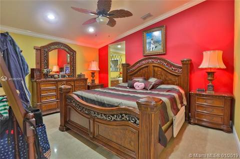 2640 W 68th Pl, Hialeah, FL 33016 photo 10