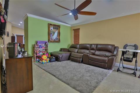 2640 W 68th Pl, Hialeah, FL 33016 photo 14