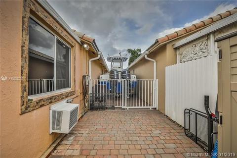 2640 W 68th Pl, Hialeah, FL 33016 photo 18