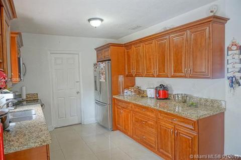 990 E 3 St, Hialeah, FL 33010 photo 6