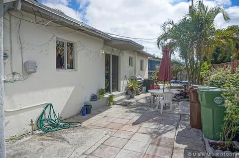 990 E 3 St, Hialeah, FL 33010 photo 15