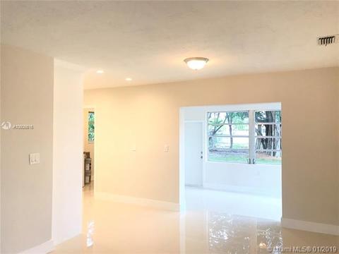 41 E 52nd Pl, Hialeah, FL 33013 photo 4