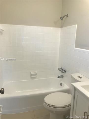 41 E 52nd Pl, Hialeah, FL 33013 photo 14